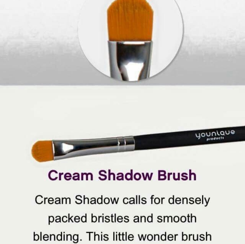 Younique cream shadow brush